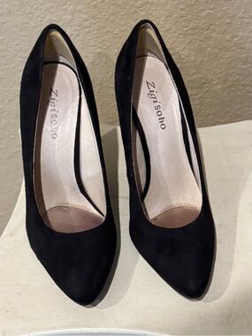 Zigi Soho Black Suede Wedge Pointed Pumps
